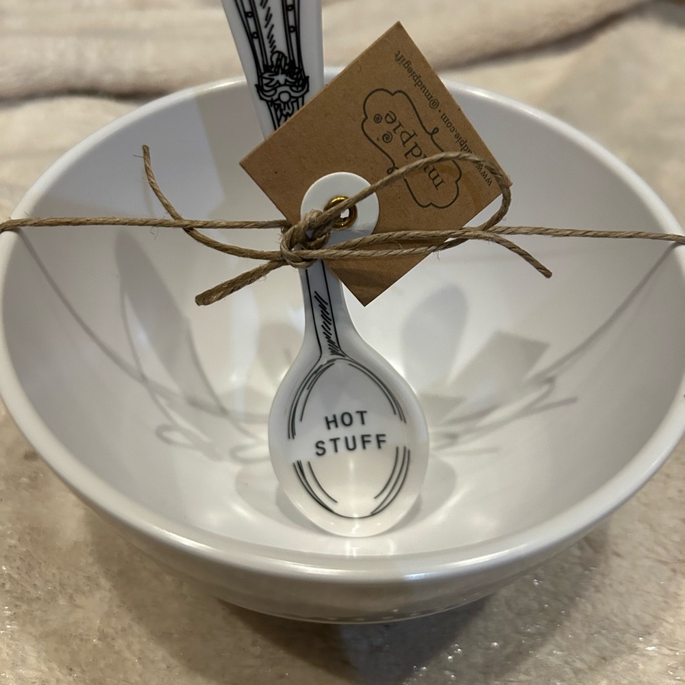 Rae Dunn Salsa Bowl and spoon plastic